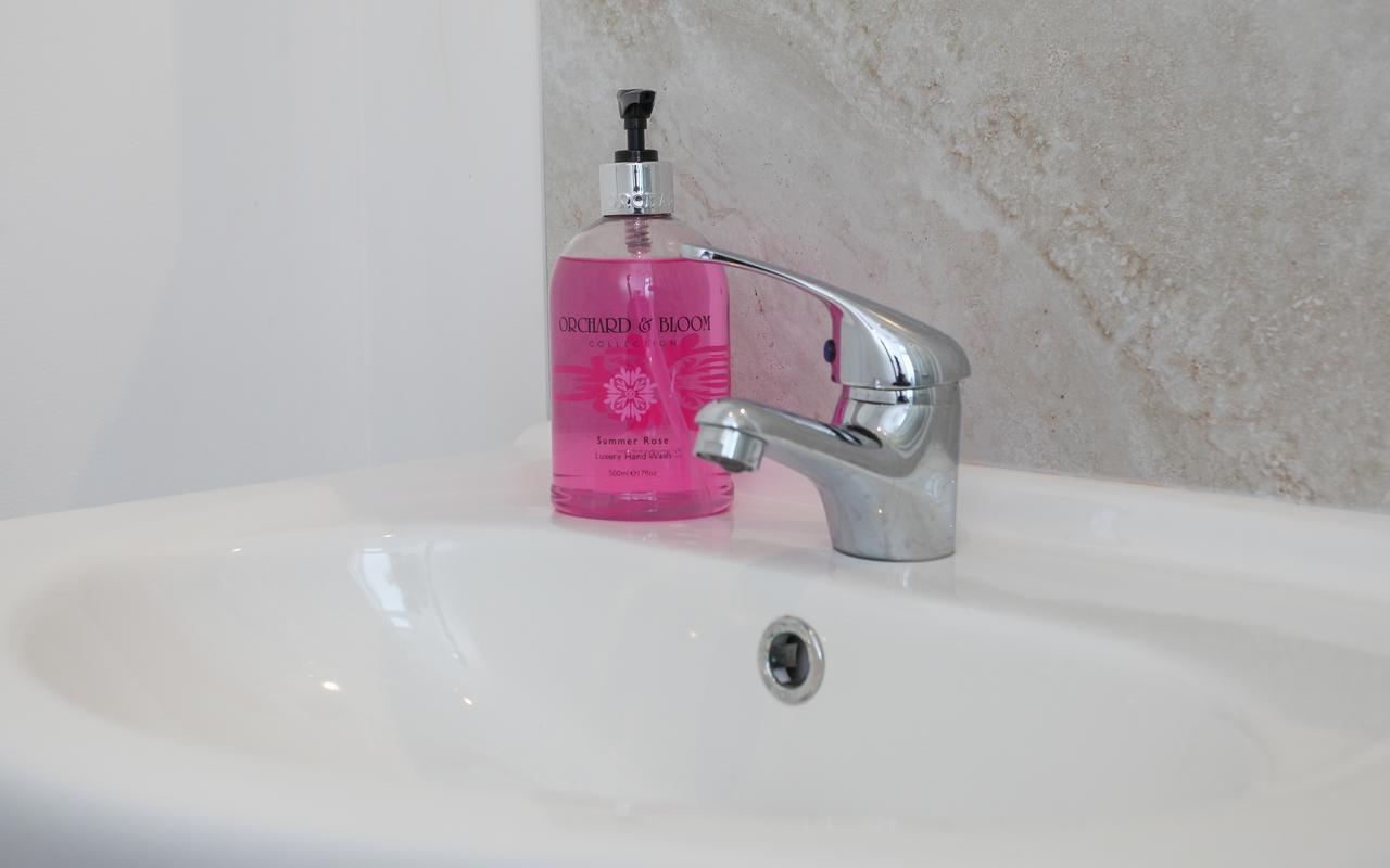 Kingston Serviced Accommodation - Donegall Avenue ベルファスト エクステリア 写真