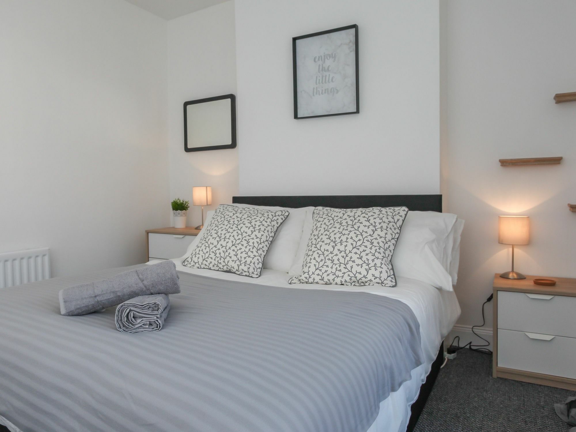 Kingston Serviced Accommodation - Donegall Avenue ベルファスト エクステリア 写真