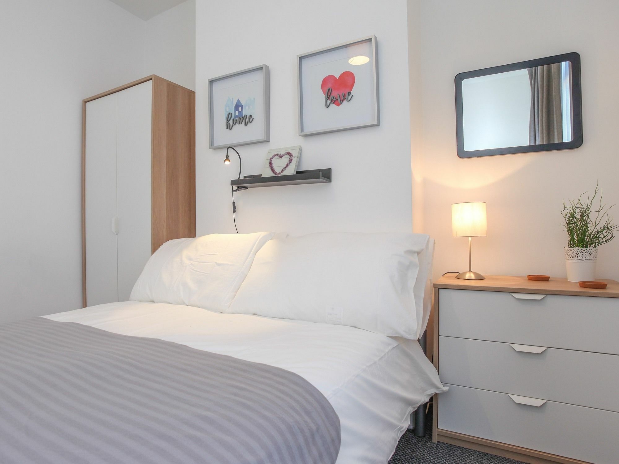 Kingston Serviced Accommodation - Donegall Avenue ベルファスト エクステリア 写真