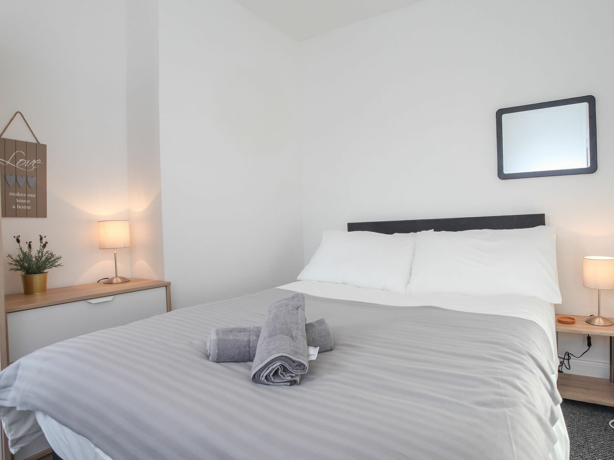 Kingston Serviced Accommodation - Donegall Avenue ベルファスト エクステリア 写真